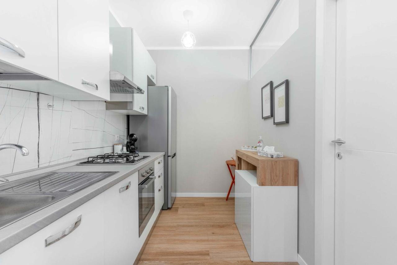 Bo13 -Crescenzago- Bright - Wifi - Elegant Apartment Milan Bagian luar foto