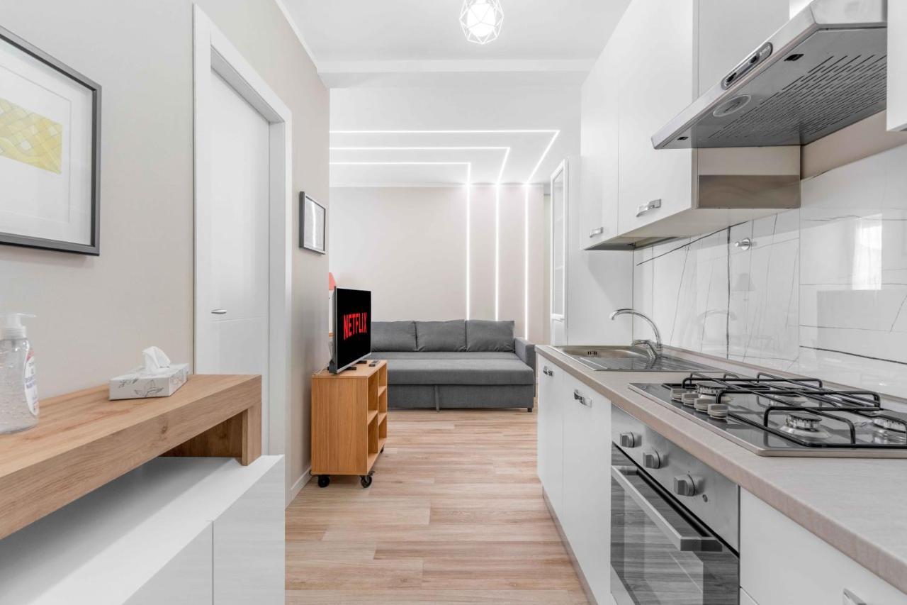 Bo13 -Crescenzago- Bright - Wifi - Elegant Apartment Milan Bagian luar foto