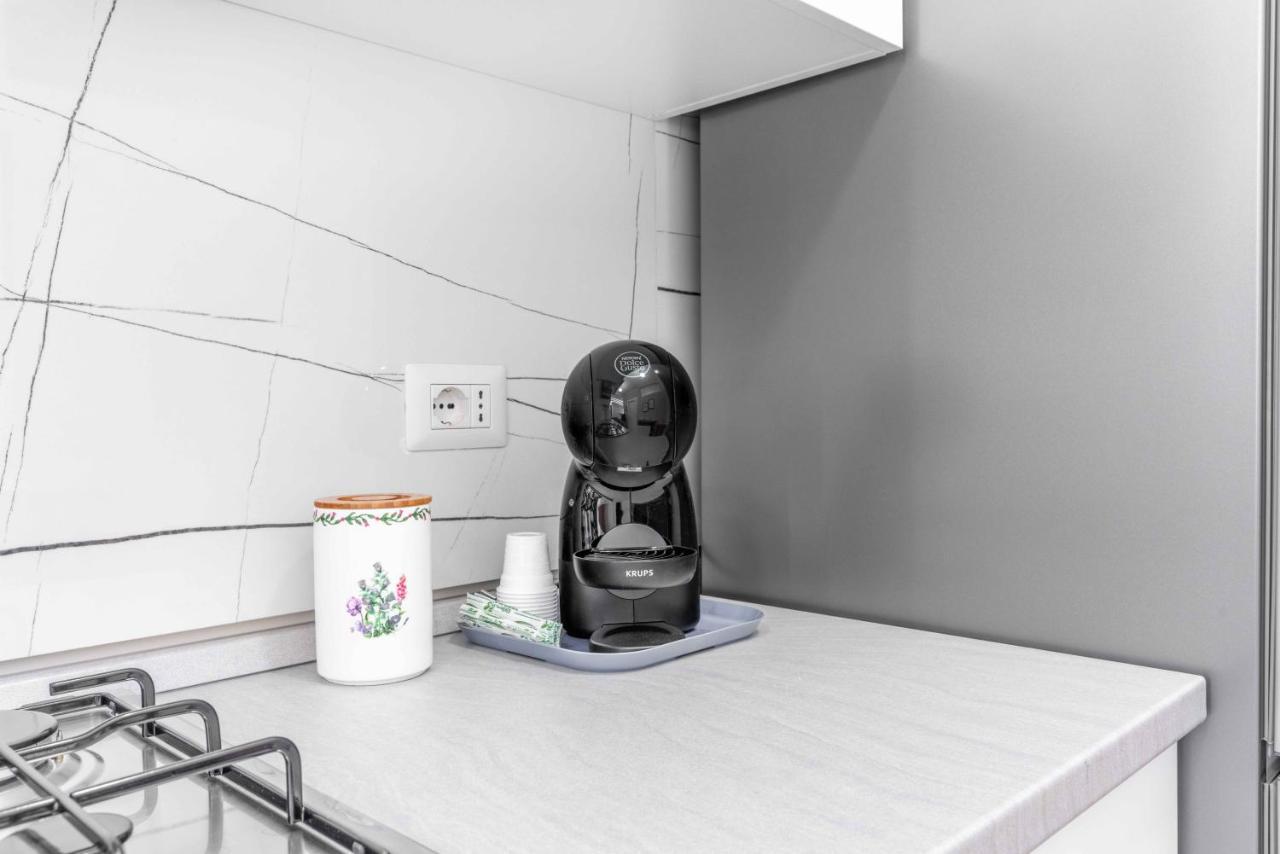 Bo13 -Crescenzago- Bright - Wifi - Elegant Apartment Milan Bagian luar foto