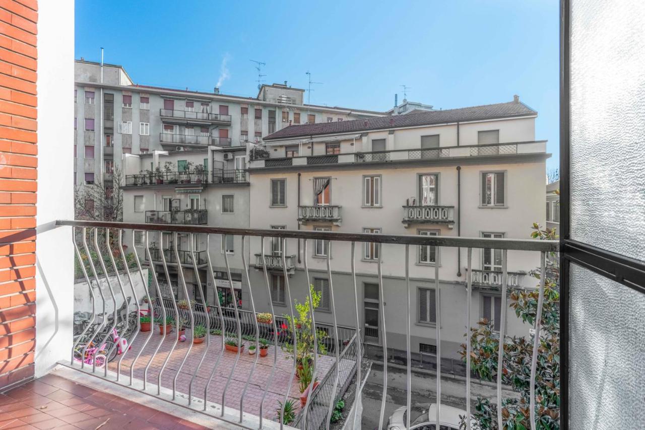 Bo13 -Crescenzago- Bright - Wifi - Elegant Apartment Milan Bagian luar foto